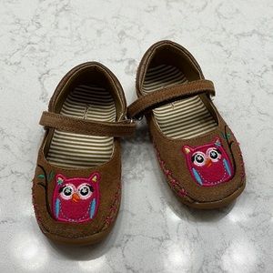 Brown suede Hanna Andersson owl moccasins, Size 6